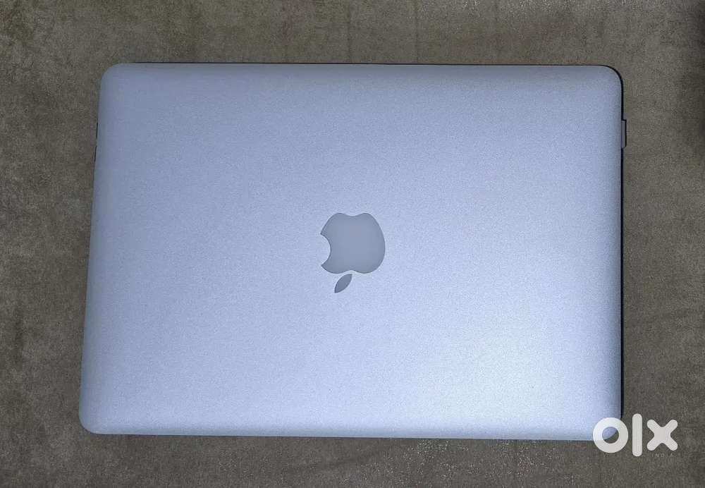 Apple Macbook Pro (Silver) 256GB