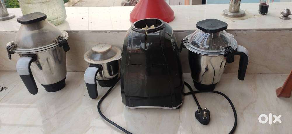 6 months Havells mixer grinder Rs 5000