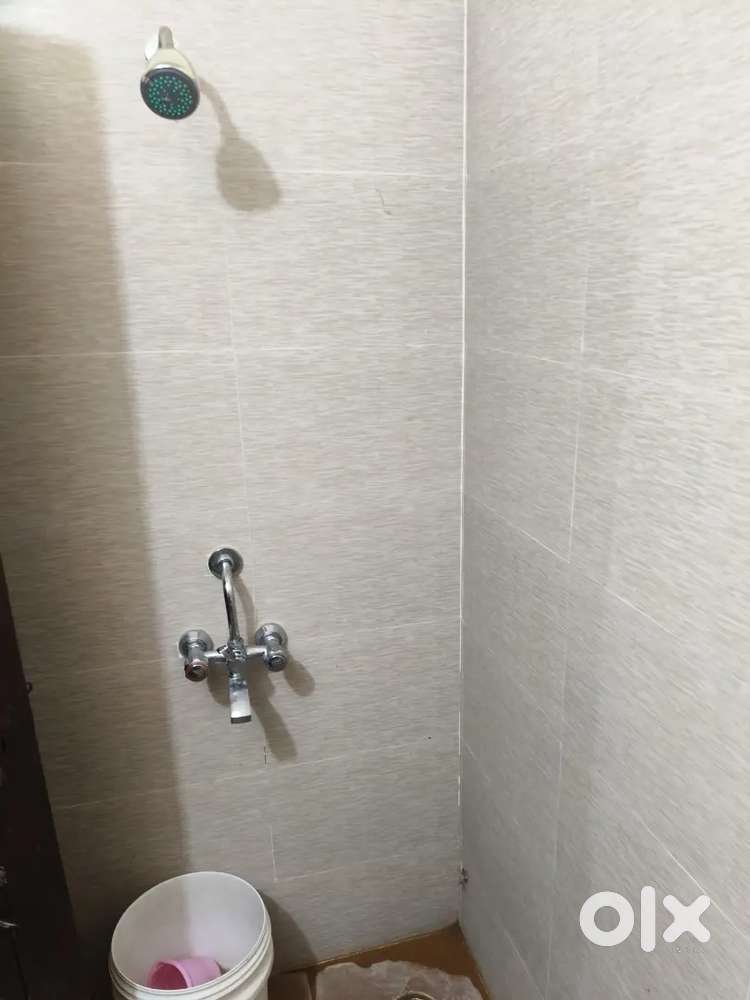 3 bhk in mohyal colony sec 40