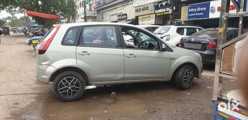 Ford figo Powr stering 2011 2nd owner