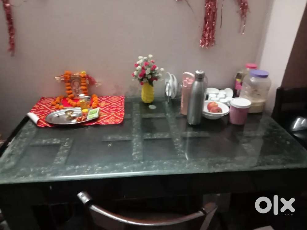 Dining table and 6 chair