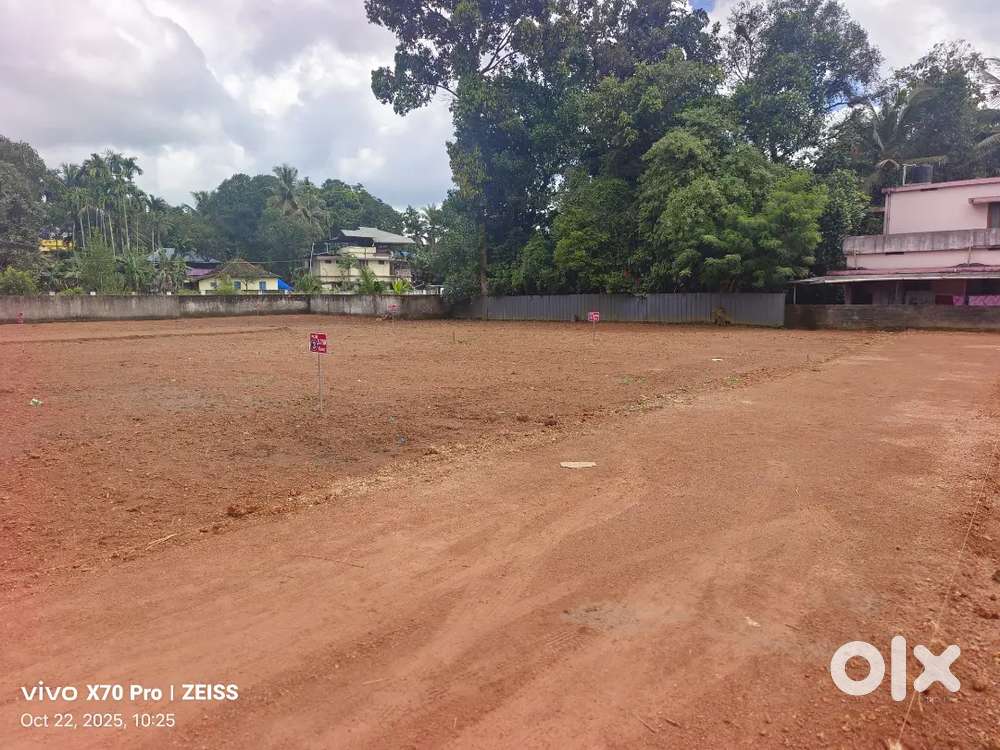 10 CENT BEAUTIFUL LAND NEAR TRIPUNITHURA