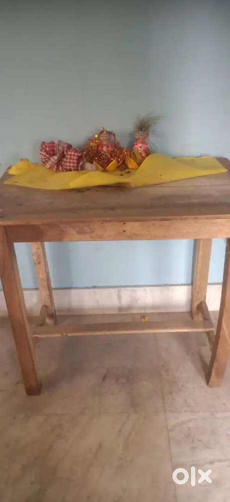 Wooden Tables 4 piece (250×4=1000/-)