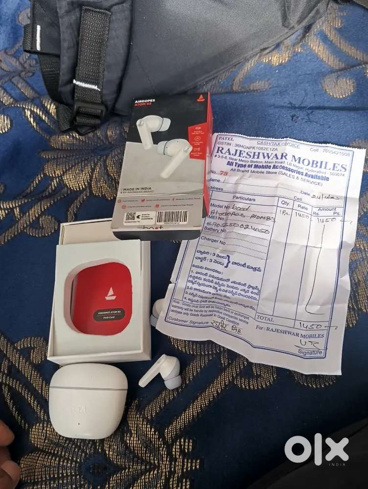 5 din purane boat eardrops atom 83.(white) bill box sahit