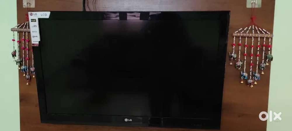LG 43-inch LED TV – Non Smart  Excellent Condition