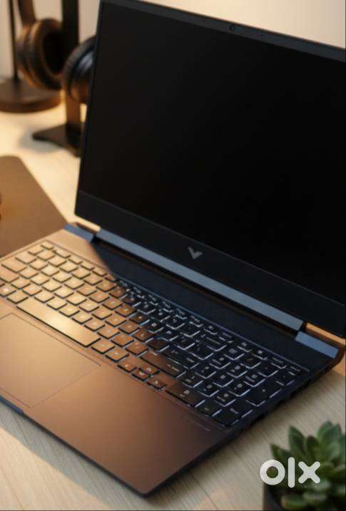 HP gaming laptop victus, AMD Ryzen 5 5600H with Radeon graphics.