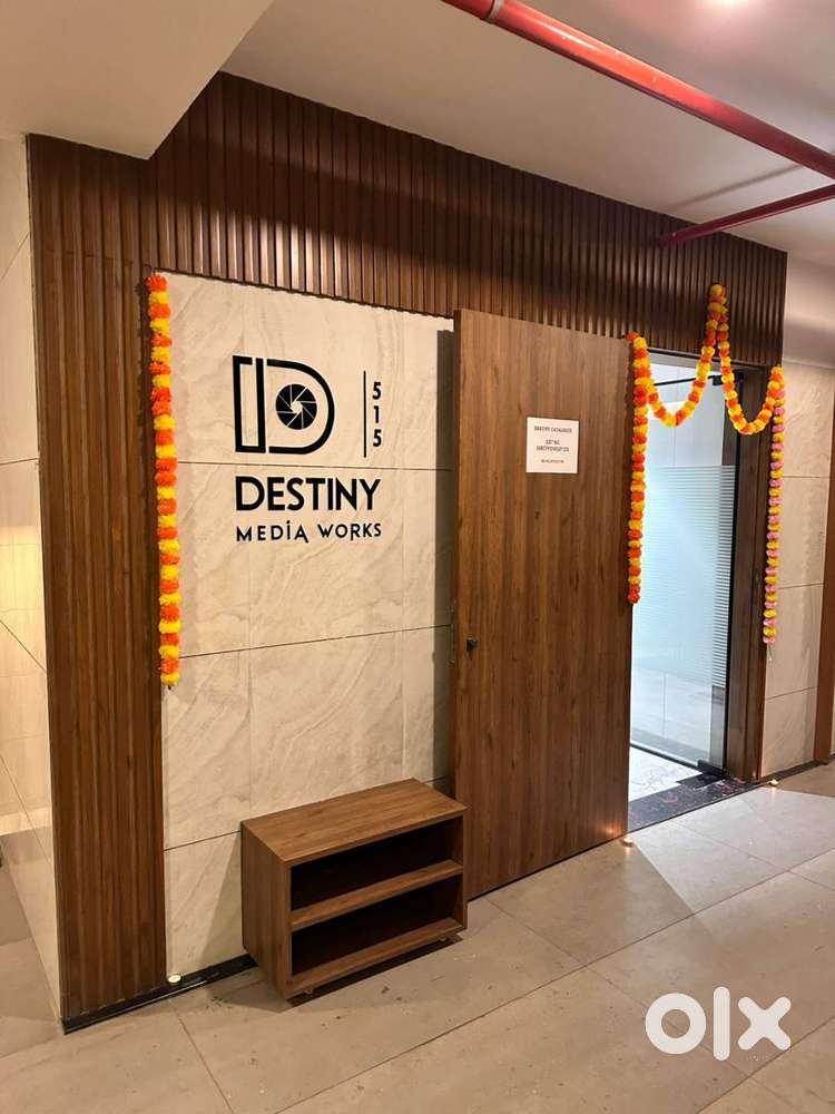 PRIME LOCATION WITH GOOD CONECTIVITY