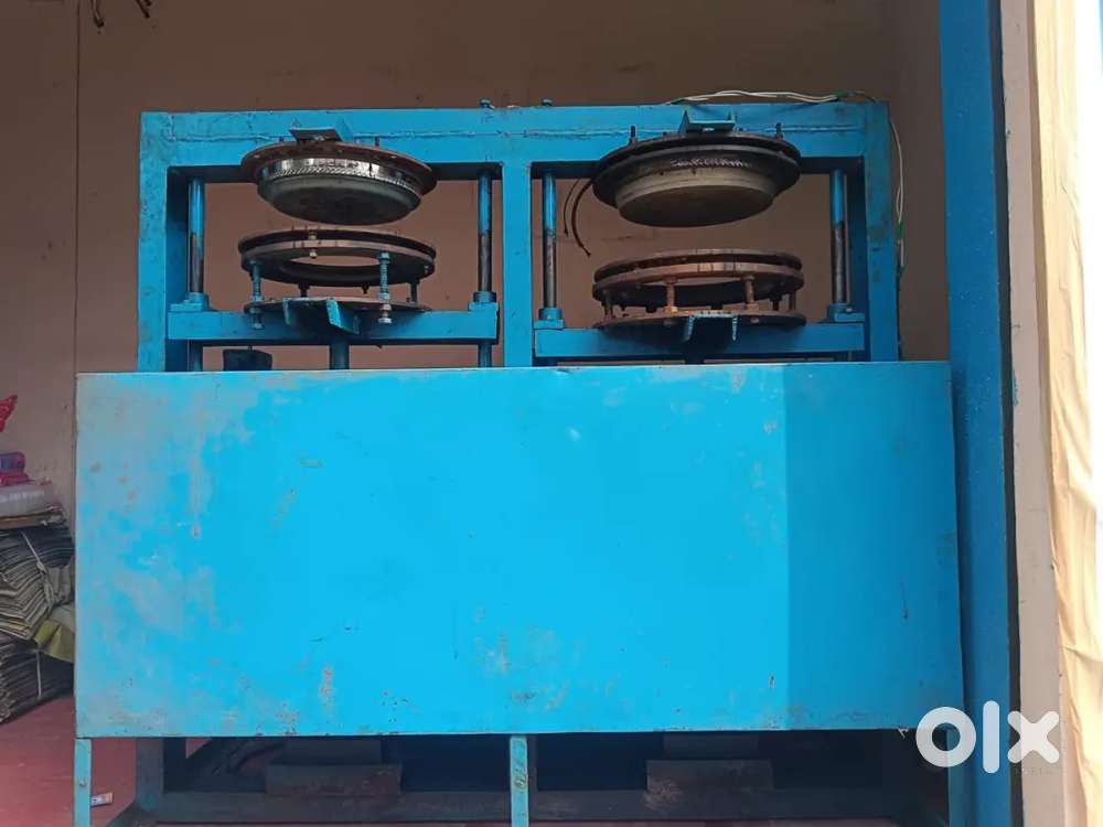 Paper plate mechine good condition