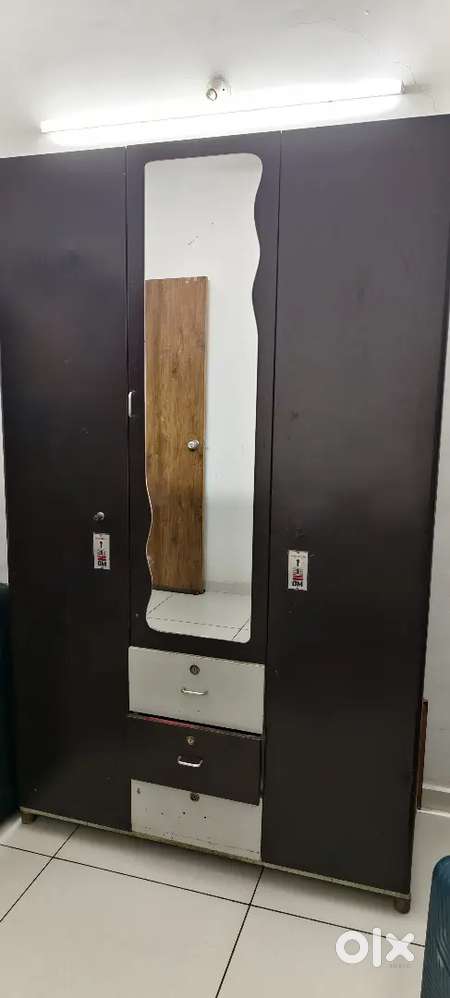 Metal Almirah / Cupboard in Good Condition