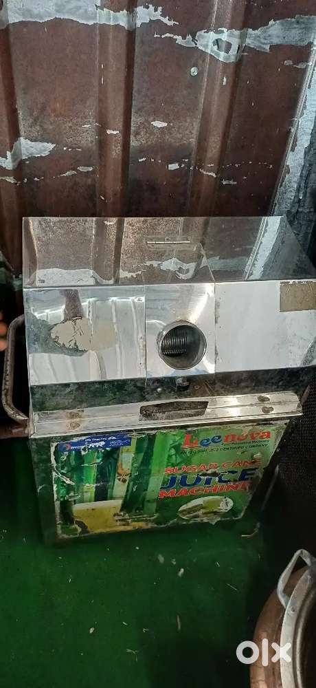 Sugar cane juice machine