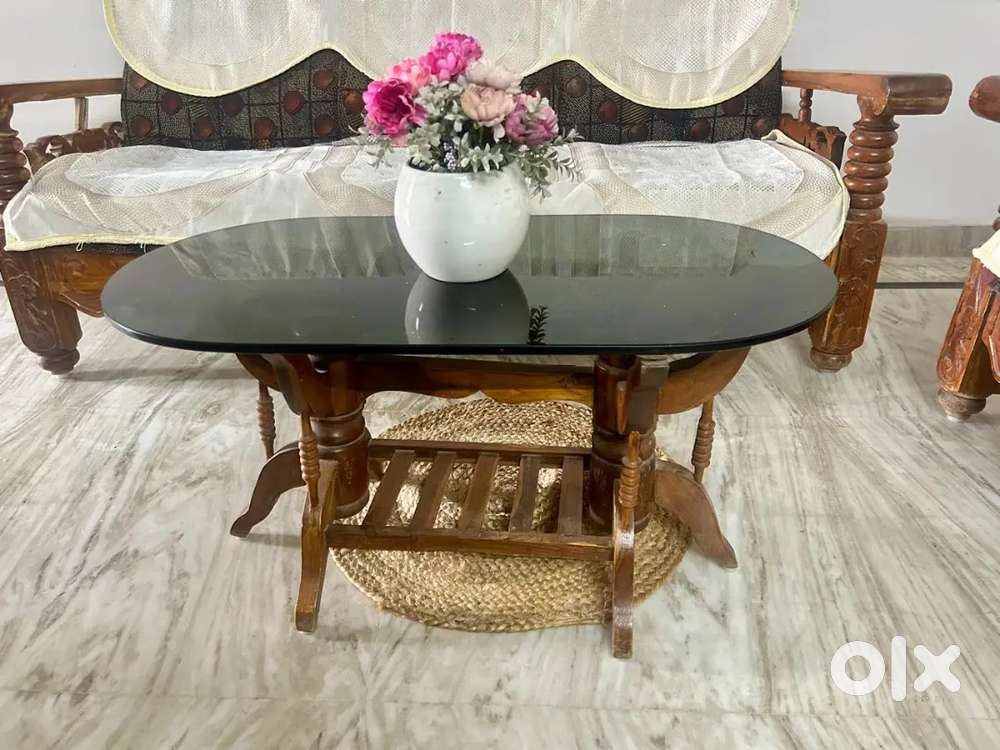 THREE PIECE SOFA SET WITH CENTRE TABLE