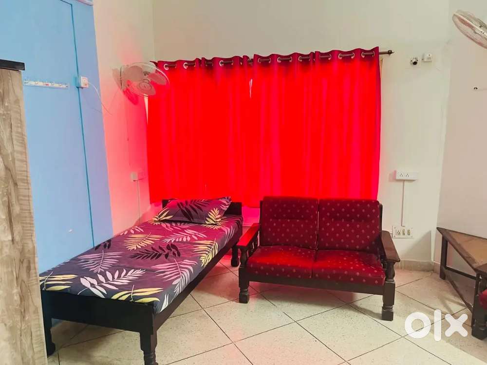 Best New Pg Available At Gotri Rajesh Tower.