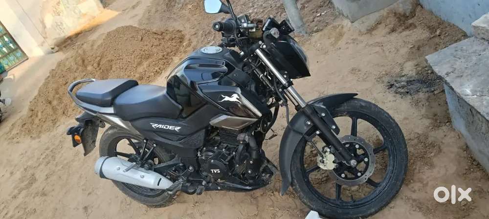 Bilkul new condition,koi scretch nhi h ok condition