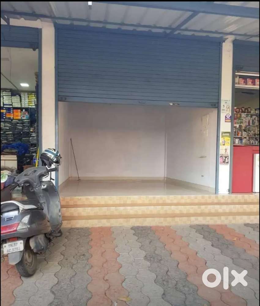 JUNCTION CENTER SINGLE SHOP VACANCY