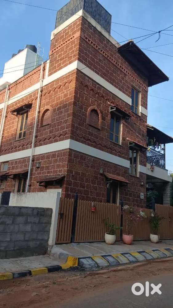 Construction indivsialbuilding contractors perssft 2000