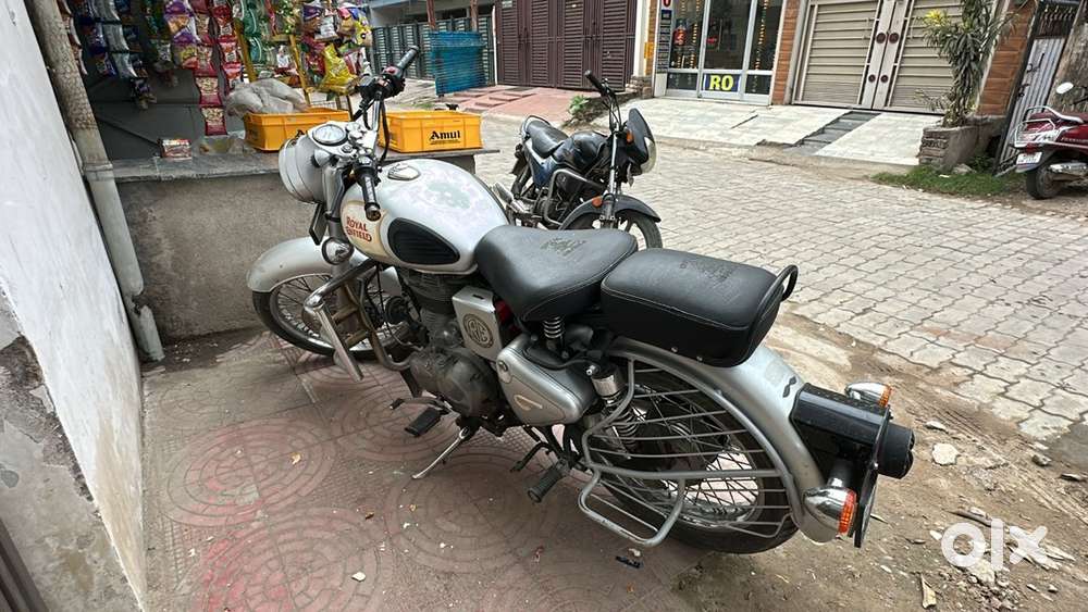 Royal Enfield Classic 350 (2015, Silver)