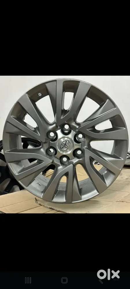 Toyota hilux or Toyota fortuner legender sigma 4x4 alloy wheels best