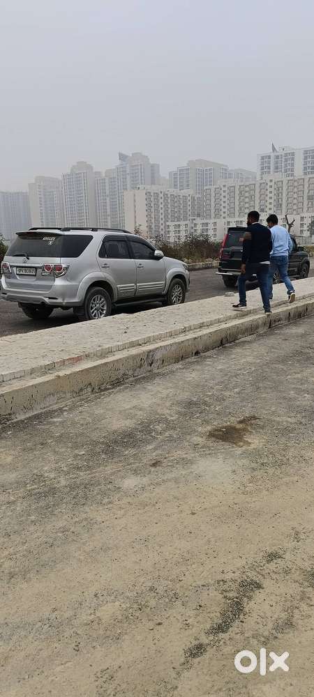 न्यू हजरतगंज से लगा हुआ प्लॉट लें ओमेक्स सिटी के पास