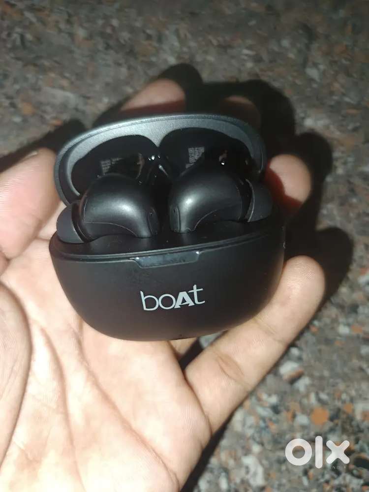 Ear bud boat