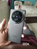 Vivo x100 pro. 512gb. Bill box charger scratchless.