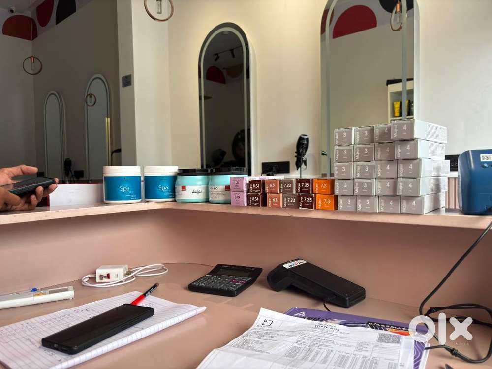 Hiring Alert – Beautician Wanted!