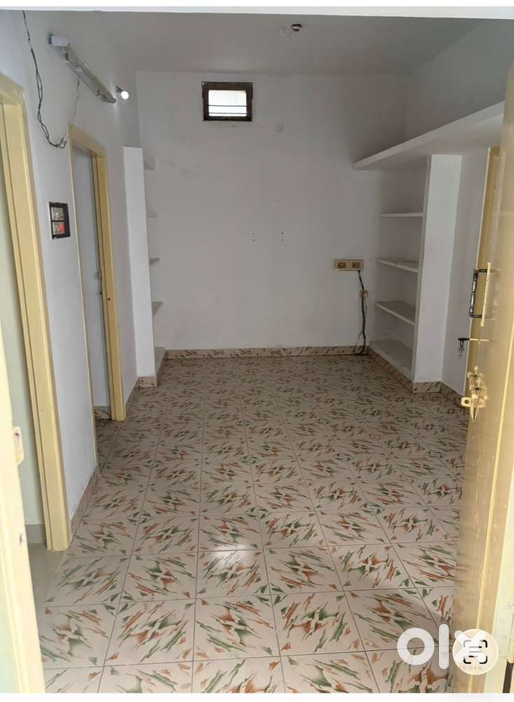 1 Bhk with non attach bathroom, 1st floor