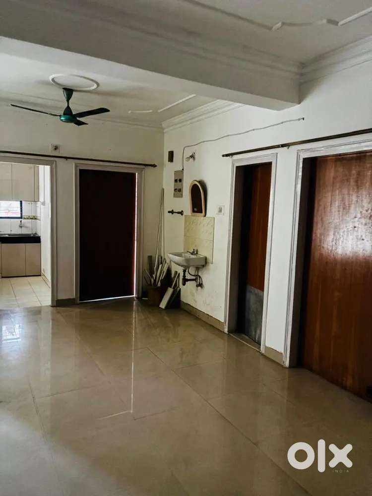 3 bhk flat available at Zoo Road