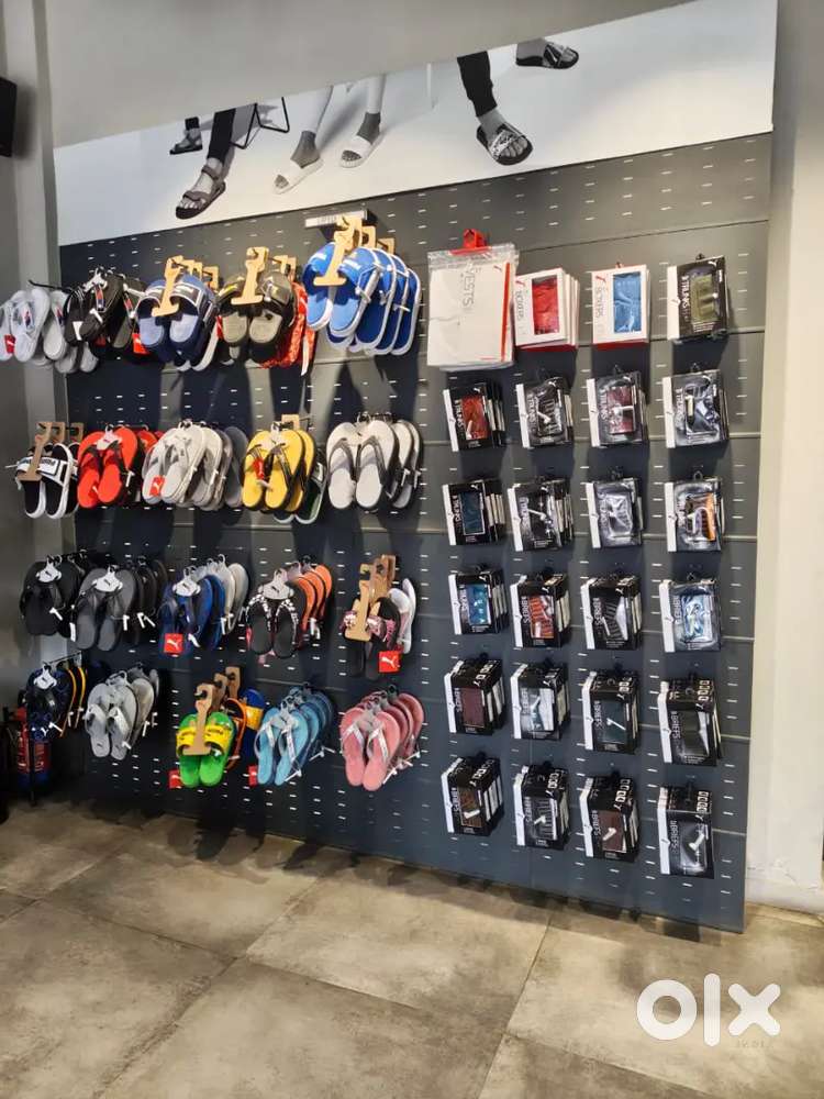 Retail associate