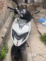 aprilla SR125