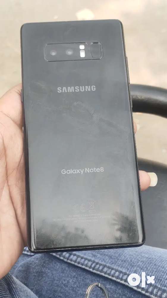 Samsung note 8 new condition but display crack mobail varking all