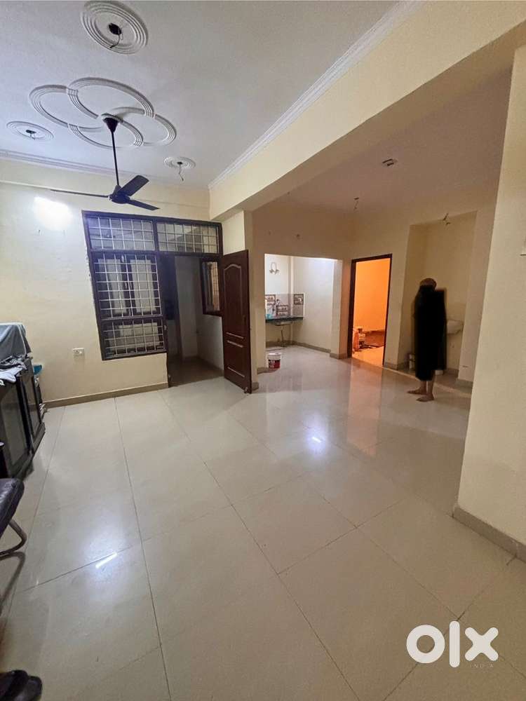 2bhk flat for sell at prime location in posh area near kapoorthala