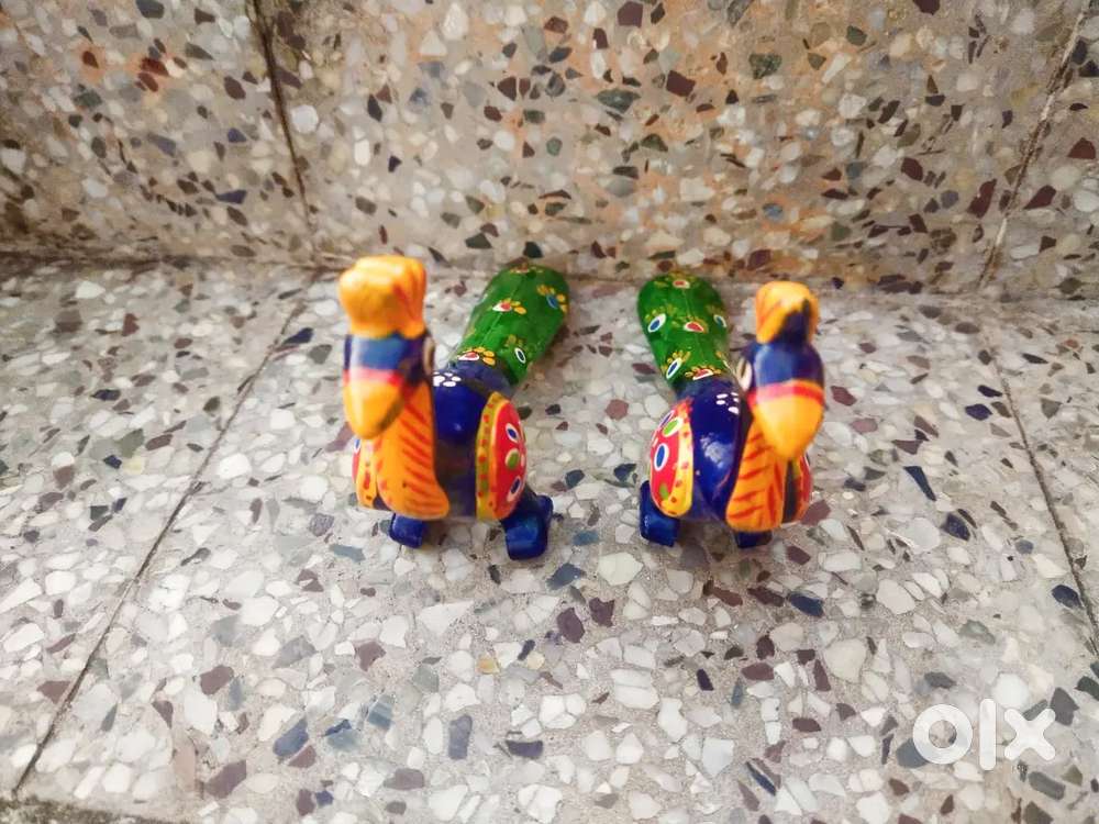 Pair of Wooden Peacock Figurines – Home Decor