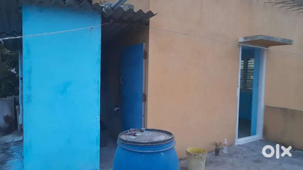 Room for rent having 1room 1kitchen 1barhroom and seperate toilet