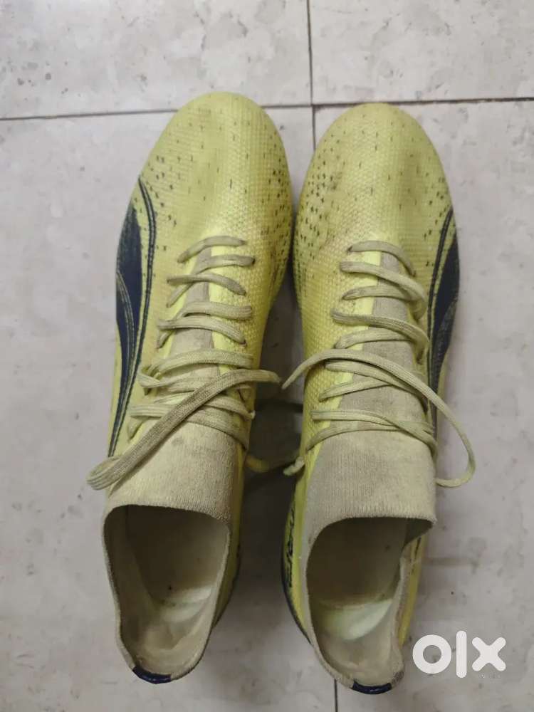 Football Shoes ( Puma Ultra)