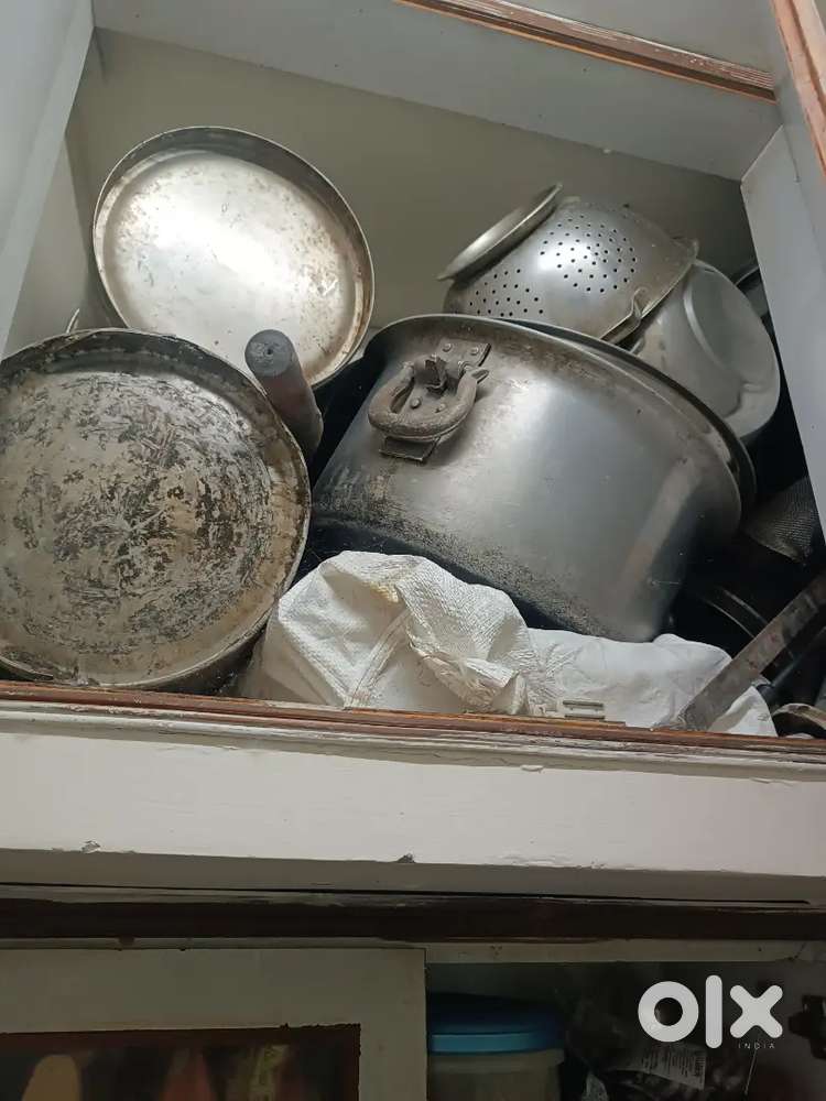 Hotel aur catering se related A-Z items bilkul new condition mai hai..