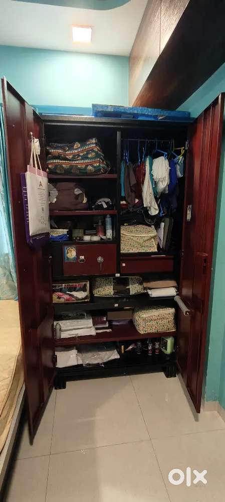 Iron cabord 2 years old still same as new condition