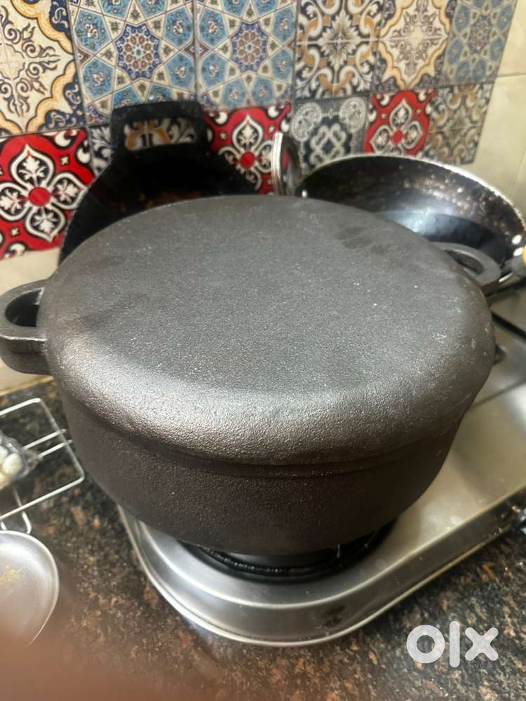 Brand new 7 ltrs dutch oven with lid(much less price )