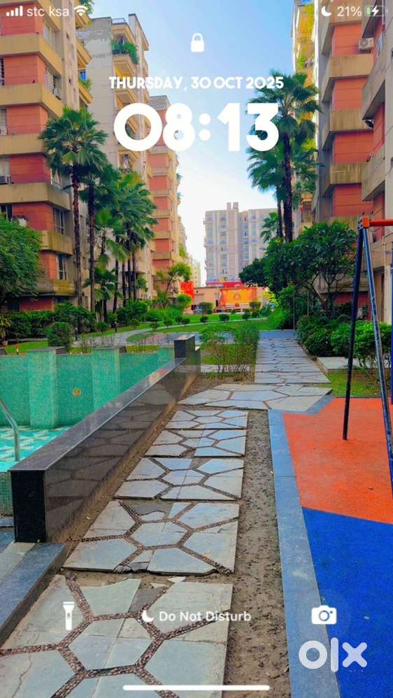 Female Maide Required for Flat