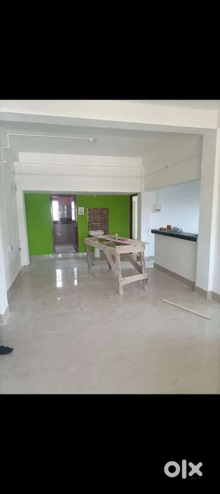 Tils flooring single room at zoo near SPM