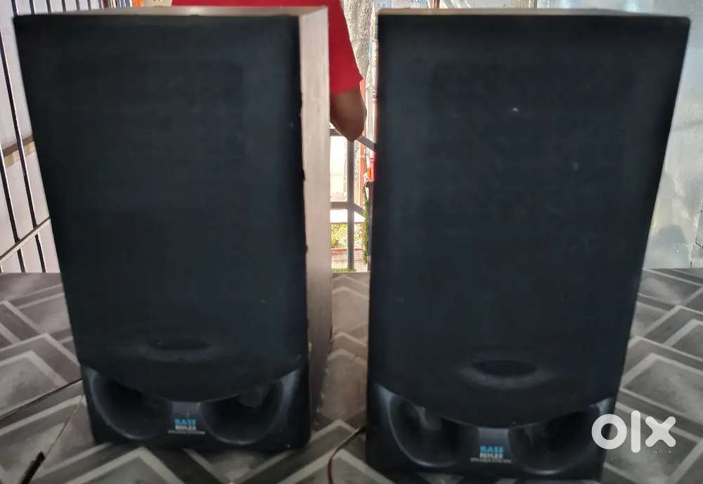 1 pair philips speaker good condition