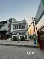 250 gaj corner  house with 200gaj park facing for Sals