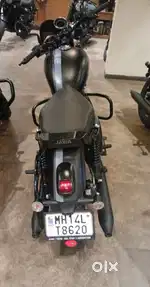 Matte black color