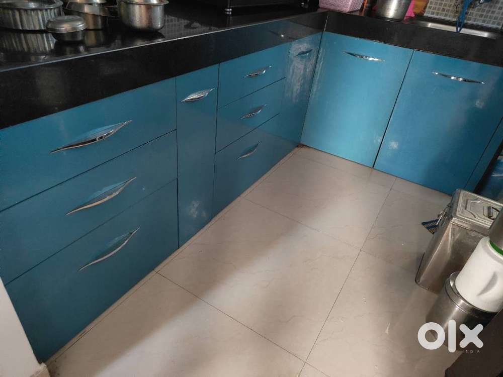 1.5 BHK semi furnished corner flat