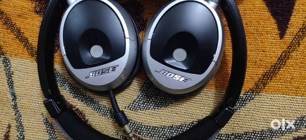 Bose wire headphon