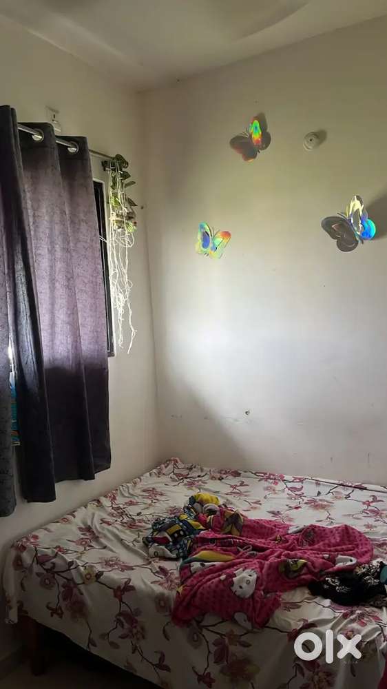 Need 1 female flatmate on urgent basis