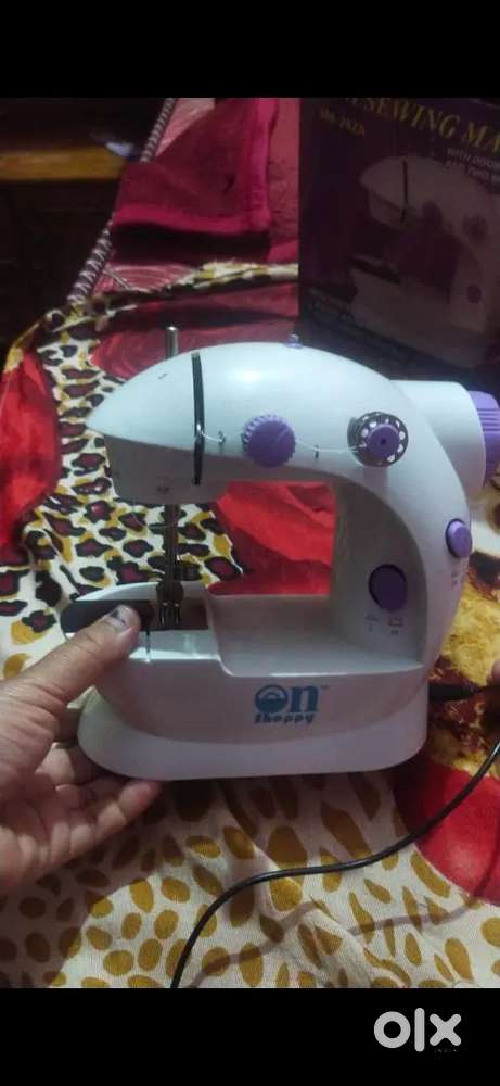 Mini sewing machine
