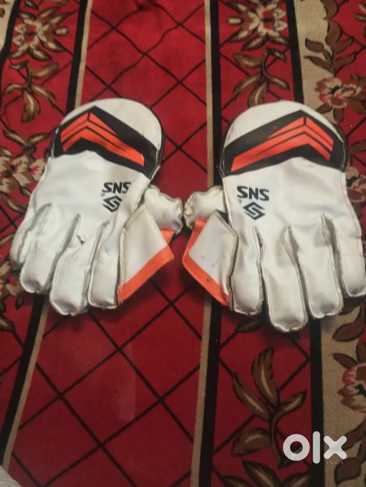 Wicket keeping gloves