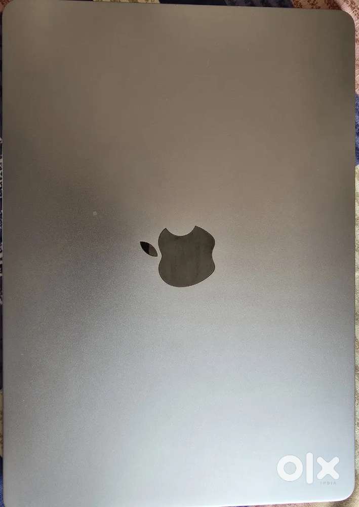 Macbook Air M2 chip 2023 model