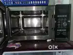 Microwave oven with grill and convection