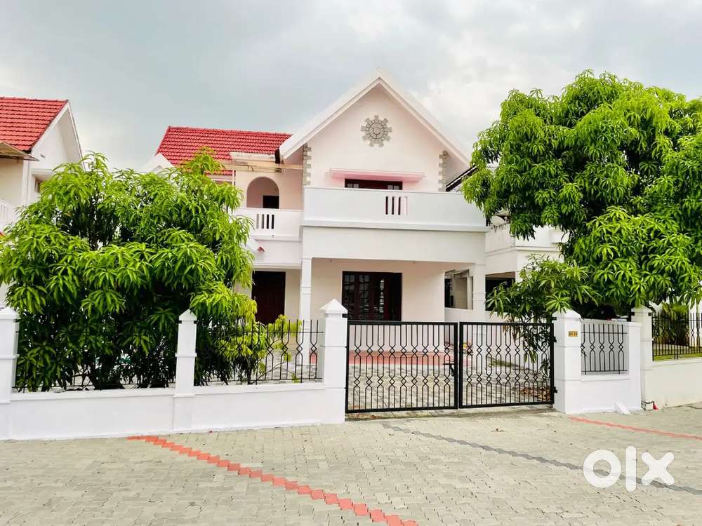 4BHK GATED VILLA HOUSE FOR RENT AT KAKKANAD, VENNALA